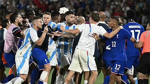 Hỗn loạn xảy ra sau trận U23 Pháp vs U23 Argentina 