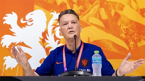 Bayern bất ngờ tiếp cận Louis van Gaal