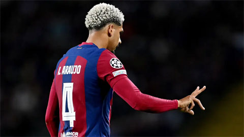 Araujo nổi điên, muốn rời Barca