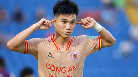 CAHN bất ngờ chiêu mộ trò cưng của HLV Troussier