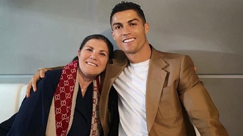 Mẹ Ronaldo ‘đột kích’ Al Nassr
