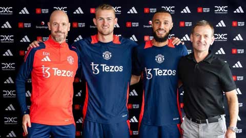 Cận cảnh những hình ảnh đầu tiên của bộ đôi De Ligt và Mazraoui tại MU