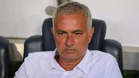 Ngôi sao Fenerbahce đầu tiên trở thành nạn nhân của Mourinho