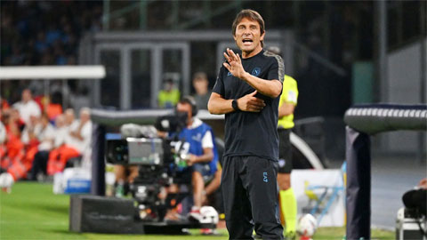 Conte nhận thất bại đáng xấu hổ trong trận đầu tại Napoli