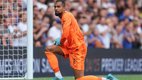 Robert Sanchez bị coi là 'Kepa tái sinh'