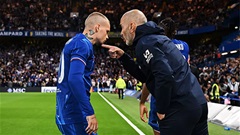 HLV Maresca nổi điên, 'sấy tóc' cầu thủ Chelsea ngay tại trận