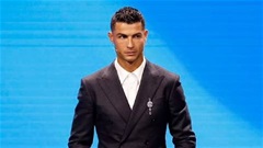 Ronaldo 'làm nhân viên IT' tại lễ bốc thăm Champions League