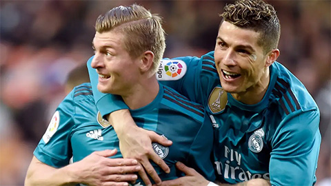 Kroos khiến dân mạng cười ngả nghiêng khi nói đến 900 bàn của Ronaldo