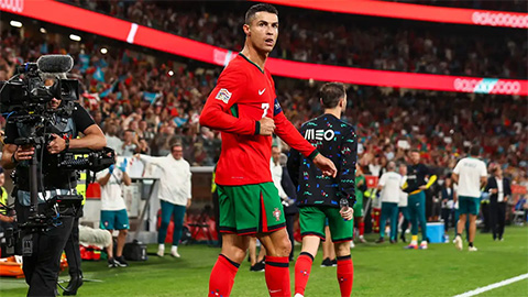 Bruno Fernandes tâng bốc Ronaldo