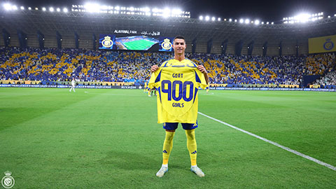 Ronaldo được Al Nassr vinh danh với mốc 900 bàn thắng