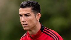 Ronaldo và Ten Hag xích mích chỉ vì một... đôi bông tai