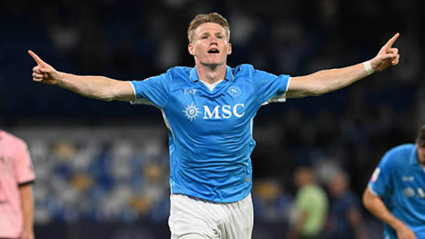 McTominay ghi bàn sau 26 giây vào sân giúp Napoli đại thắng Palermo 