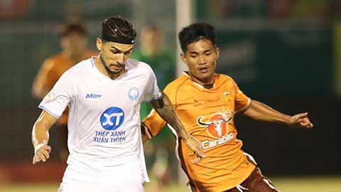 Trực tiếp HAGL 0-0 Nam Định: Minh Vương chịu thẻ vàng vì phạm lỗi với Tuấn Anh 