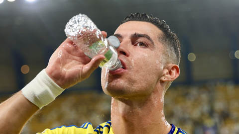 Ronaldo gửi thông điệp 5 từ sau chiến thắng của Al Nassr