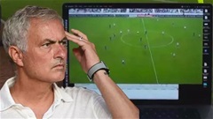  Mourinho bị cảnh cáo vì hành động gây tranh cãi dữ dội