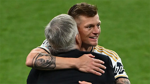 Kroos sợ bị Ancelotti... bắt cóc