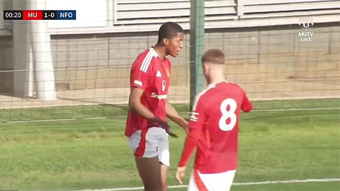 Thần đồng Chido Obi-Martin lập hat-trick trong trận ra mắt U18 MU