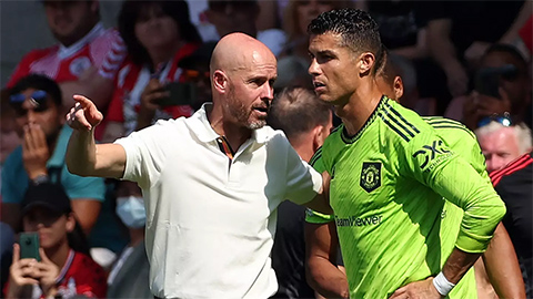 Ronaldo nghĩ gì khi Ten Hag mất việc?