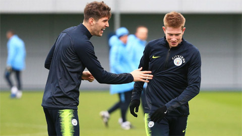 Man City đón hàng loạt trụ cột tập luyện trở lại