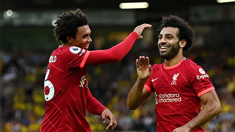 Alexander-Arnold khiến fan Liverpool giận dữ vì... Salah