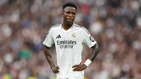 Vinicius đã đến mức 'không thể thay thế' ở Real Madrid?