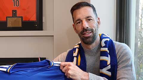 VIDEO Ruud van Nistelrooy ra mắt Leicester City