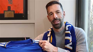 VIDEO Ruud van Nistelrooy ra mắt Leicester City