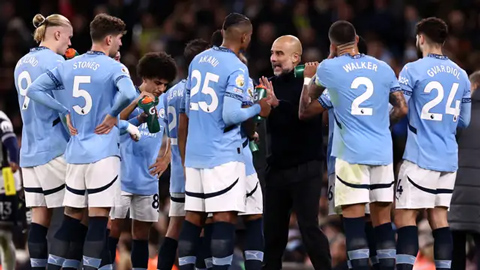 Cầu thủ Man City cãi vã và ném đồ sau những thất bại liên tiếp