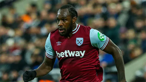 Antonio gặp tai nạn xe hơi, West Ham gửi lời cầu nguyện