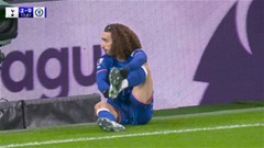 Cucurella trượt chân 2 lần, Tottenham ghi 2 bàn và phải thay giày