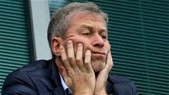 Chelsea vẫn chưa 'thoát khỏi' Abramovich