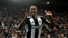 Newcastle hét giá khủng với Isak