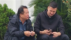 Bố Nguyễn Filip phản ứng bất ngờ khi con trai dự bị ở ĐT Việt Nam