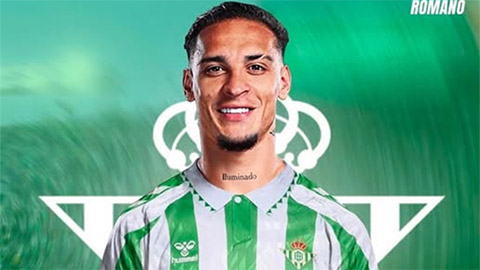 Antony đã bay sang Tây Ban Nha để kiểm tra y tế với Betis