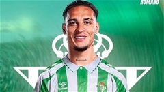 Antony đã bay sang Tây Ban Nha để kiểm tra y tế với Betis