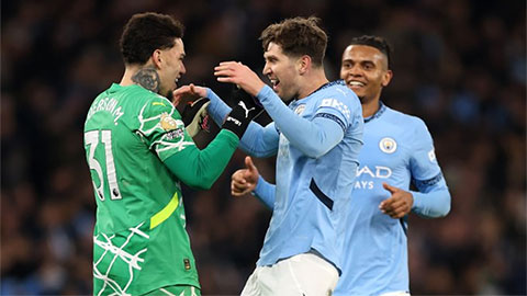 'Tặng quà' Erling Haaland, thủ môn Man City đi vào lịch sử Premier League