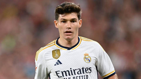 Hậu vệ sinh năm 1999 của Real Madrid lên giường với mẹ bạn gái cũ