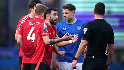 Premier League lên tiếng tình huống VAR cứu MU thoát penalty ở phút bù giờ