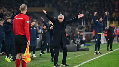 Mourinho đối mặt án hình sự vì xúc phạm người Thổ Nhĩ Kỳ