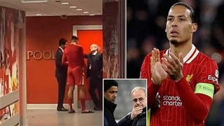 VIDEO Van Dijk hành xử khiến CĐV Liverpool phẫn nộ