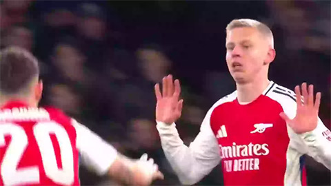 Hành động lạ của Zinchenko sau khi ghi bàn cho Arsenal