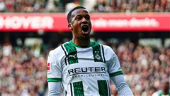 Lập hat-trick đáng nhớ, tiền đạo M'Gladbach đi vào lịch sử Bundesliga