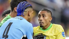 Barca chỉ mong Raphinha và Araujo 'dính án'