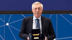 Carlo Ancelotti vuột giải HLV xuất sắc nhất mùa vào tay Inzaghi