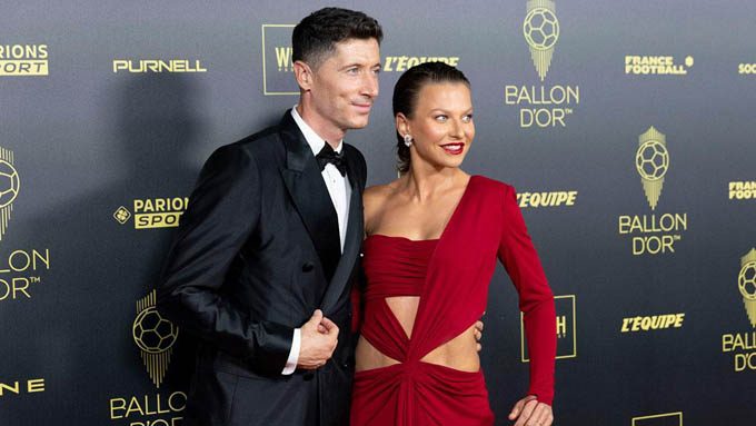 Anna Lewandowska (41 triệu euro): Bà xã của Robert Lewandowski kiếm bộn tiền nhờ làm chuyên gia dinh dưỡng và sau đó là các công việc kinh doanh như bán đồ ăn nhẹ lành mạnh, thực phẩm bổ sung và từ phòng tập gym.