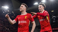 Ngày Liverpool vượt qua MU đã đến rất gần