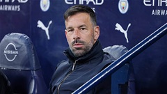 Ruud van Nistelrooy tạo ra Leicester tệ nhất trong lịch sử