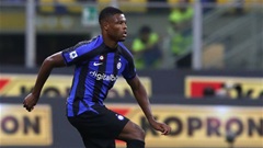 Denzel Dumfries một mình bao vây cả Barca