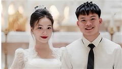 Hậu vệ U22 Việt Nam tổ chức lễ cưới với cô giáo xinh đẹp