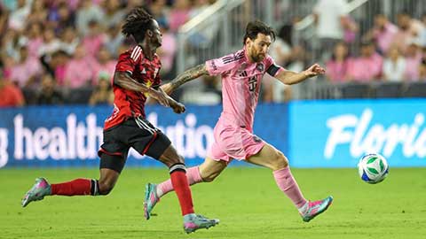 VIDEO Messi cài người cực quái trước khi sút tung nóc lưới